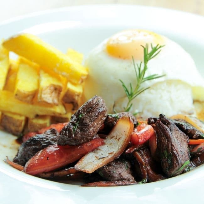 Lomo Saltado Montado