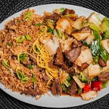 Combinado Carne (Tallarín + Chaufa)